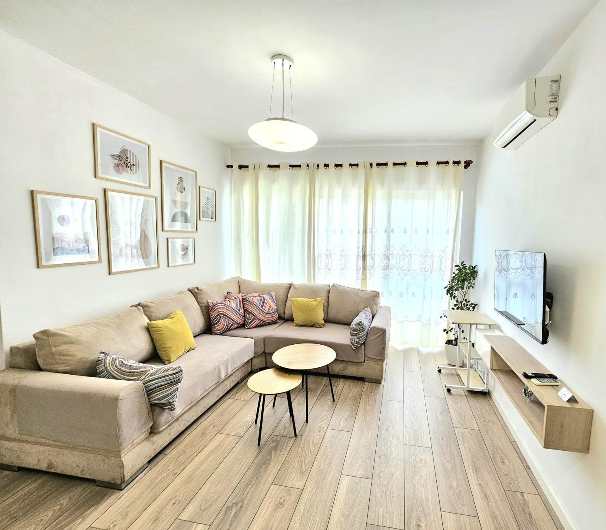 Cozy 1 Bedroom Apartment Near Parks, Cafes & Restaurants Тирана Екстер'єр фото